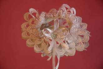Свадебная подвязка белая кружева украшена сердечком серебренным купить москва интернет магазин фото