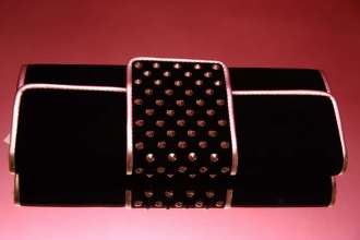 Клатч вечерний женский черный велюр оригинально украшен серебренными вставками купить интернет салон