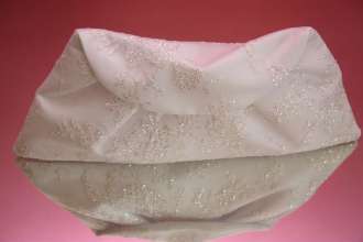 Свадебная маленькая сумочка текстиль мягкая белая усыпана блестками серебро купить магазин интернет